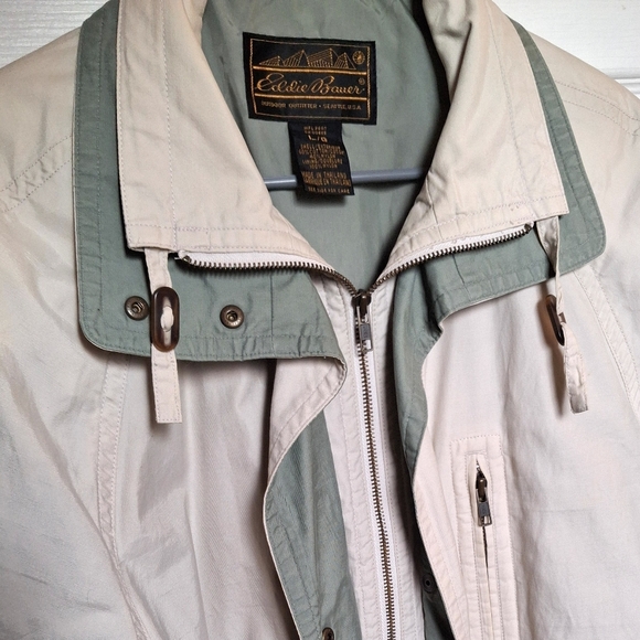 ​🏔️ Vintage Eddie Bauer Outdoor Parka | Beige & Sage Green | Large - Picture 3 of 6